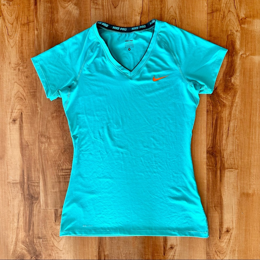 Nike Pro Shirt (M)